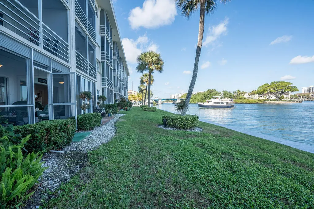 20 Yacht Club Drive North Palm Beach FL 33408
