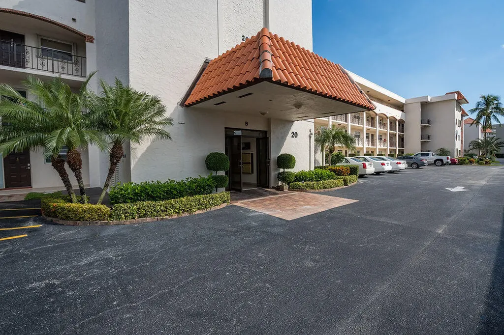 20 Yacht Club Drive North Palm Beach FL 33408