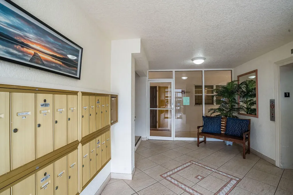 20 Yacht Club Drive North Palm Beach FL 33408