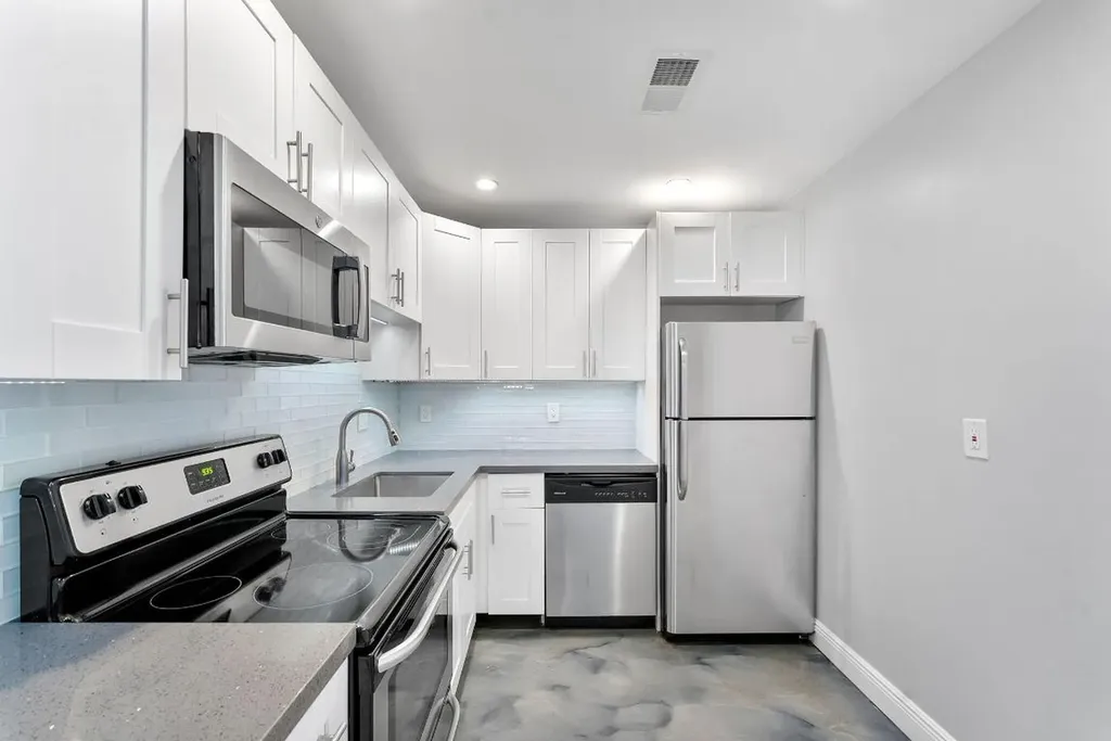 470 NW 20th Street Boca Raton FL 33431