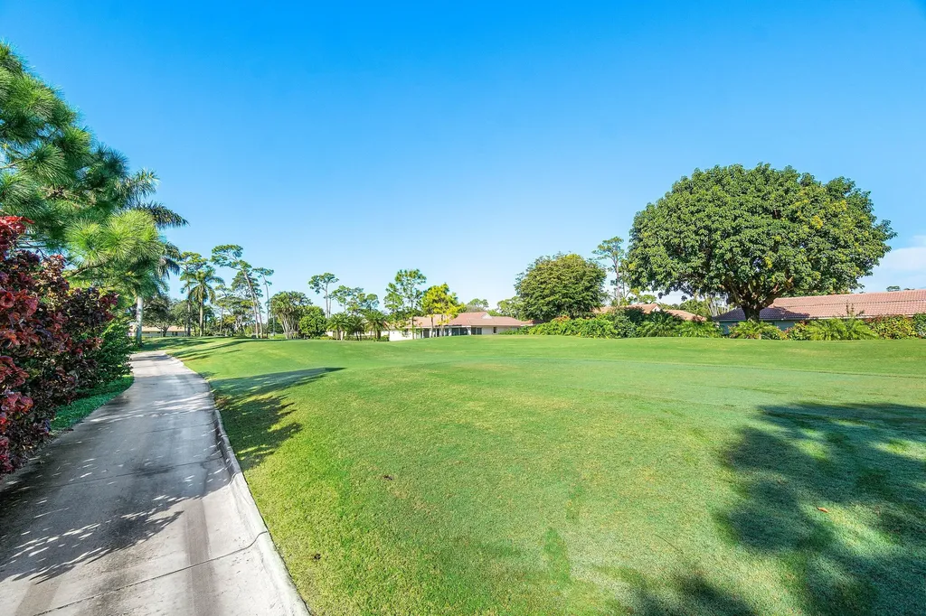 4663 Kittiwake Court Boynton Beach FL 33436