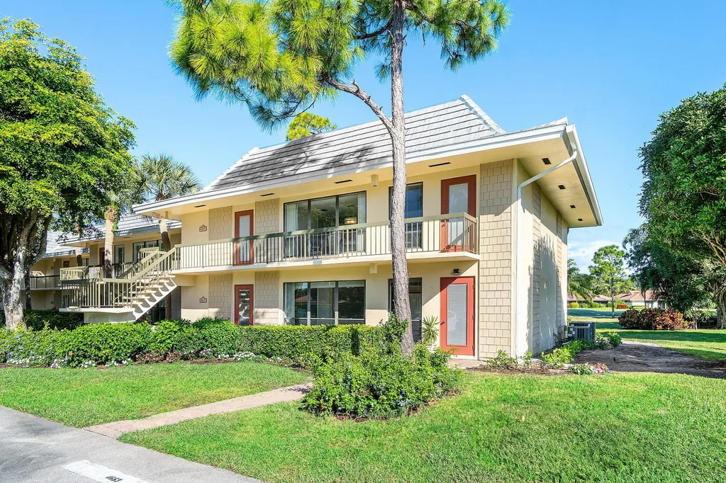 4663 Kittiwake Court Boynton Beach FL 33436
