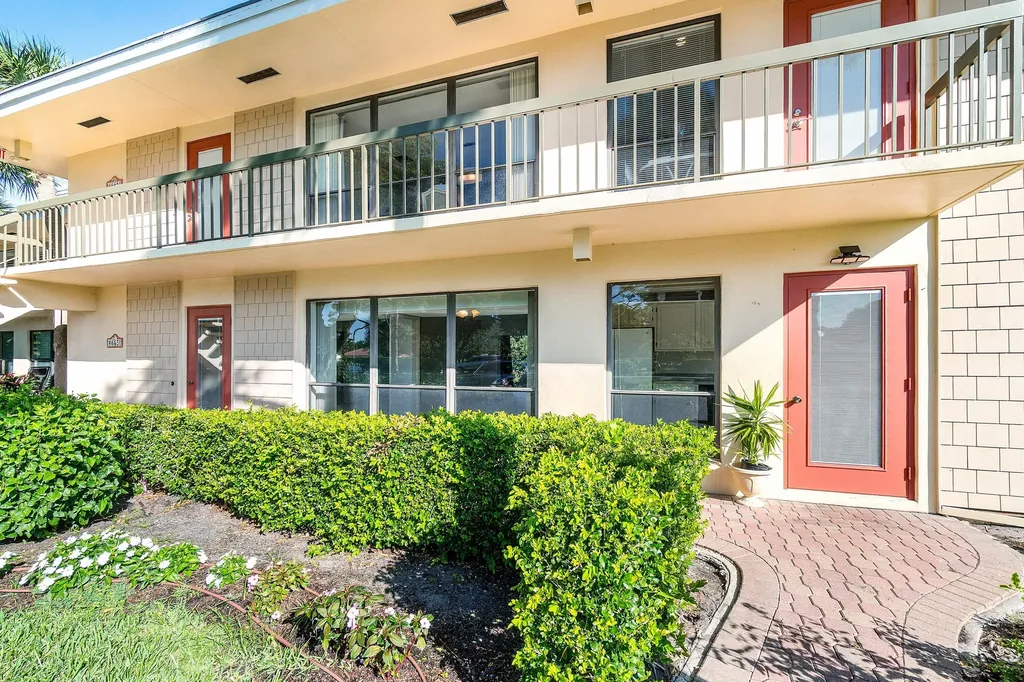 4663 Kittiwake Court Boynton Beach FL 33436