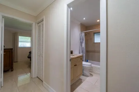 124 SW 14th Street Boynton Beach FL 33426
