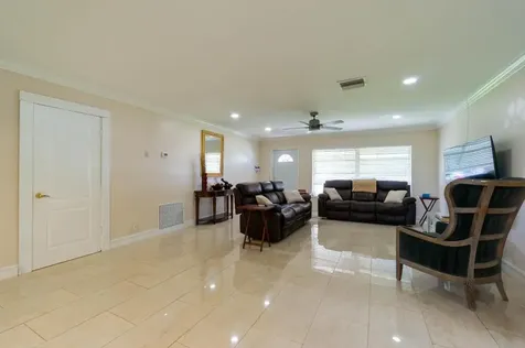 124 SW 14th Street Boynton Beach FL 33426