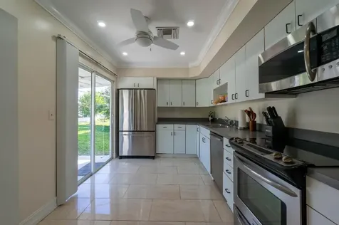 124 SW 14th Street Boynton Beach FL 33426