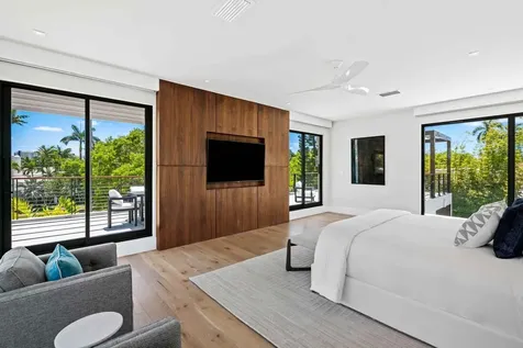 5288 Alton Road Miami Beach FL 33140