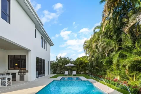 450 NE Spanish Court Boca Raton FL 33432