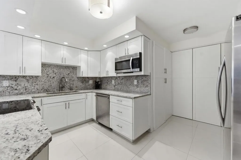 3250 S Ocean Boulevard Palm Beach FL 33480