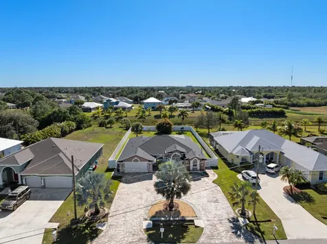 6024 NW Favian Avenue Port St Lucie FL 34986