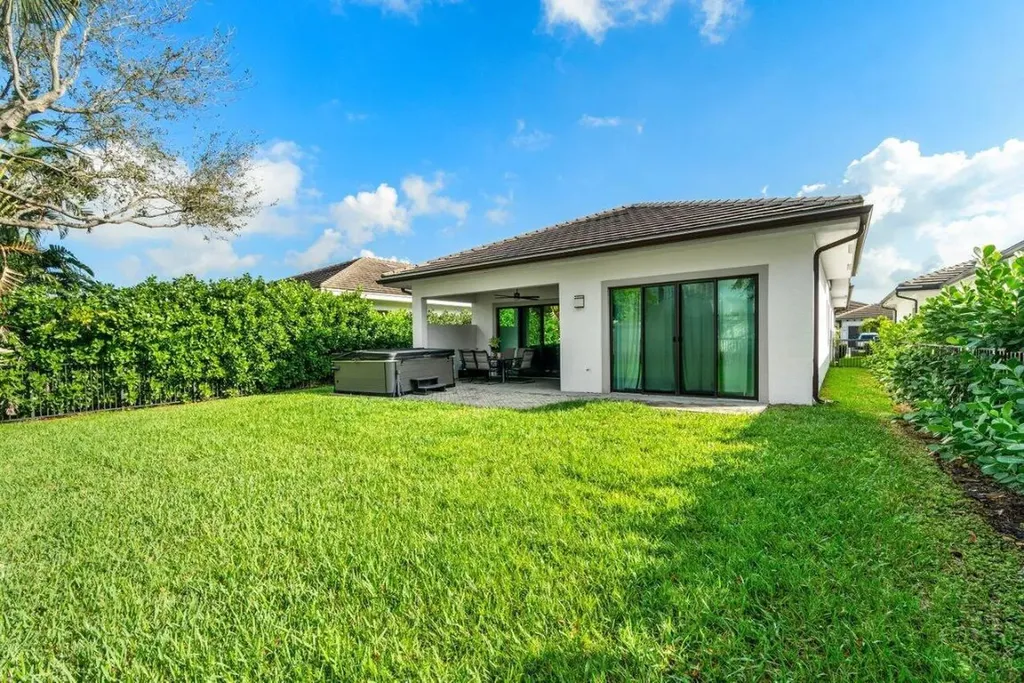 2928 Gin Berry Way West Palm Beach FL 33401