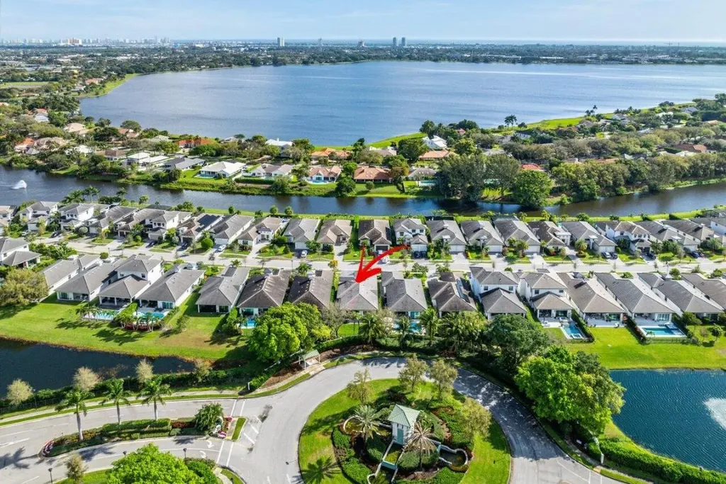 2928 Gin Berry Way West Palm Beach FL 33401