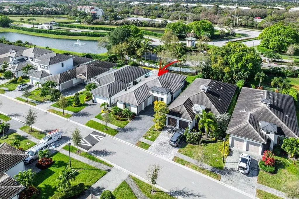 2928 Gin Berry Way West Palm Beach FL 33401
