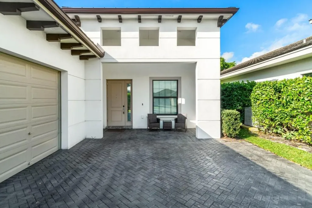 2928 Gin Berry Way West Palm Beach FL 33401