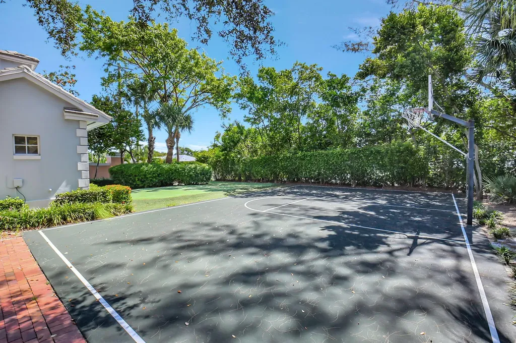 1037 W Heritage Club Circle Delray Beach FL 33483