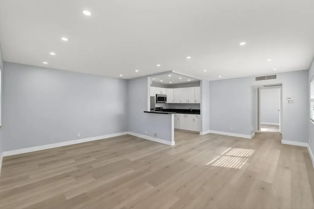 171 Monaco D Delray Beach FL 33446