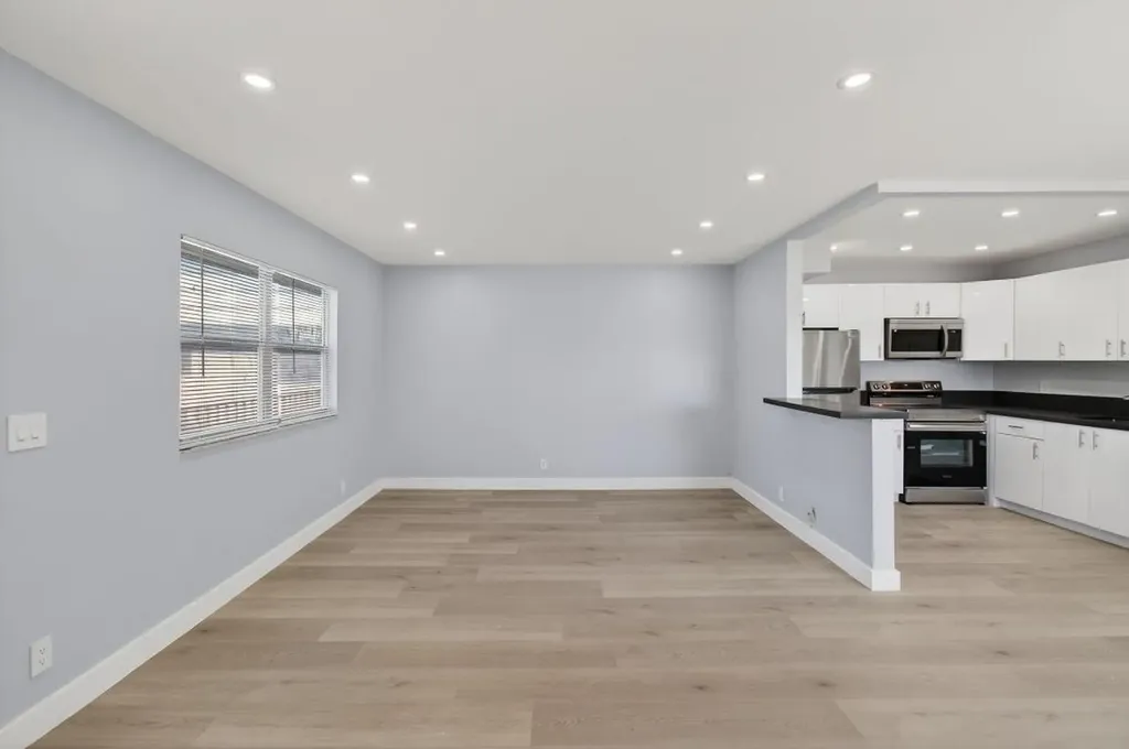 171 Monaco D Delray Beach FL 33446