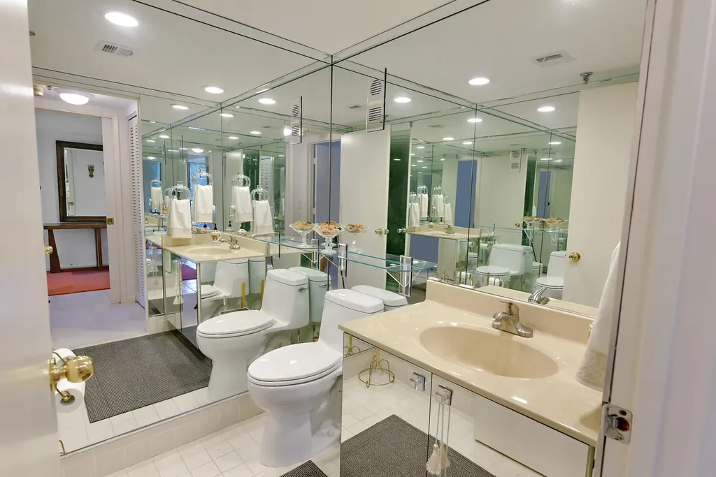 2427 Presidential Way West Palm Beach FL 33401