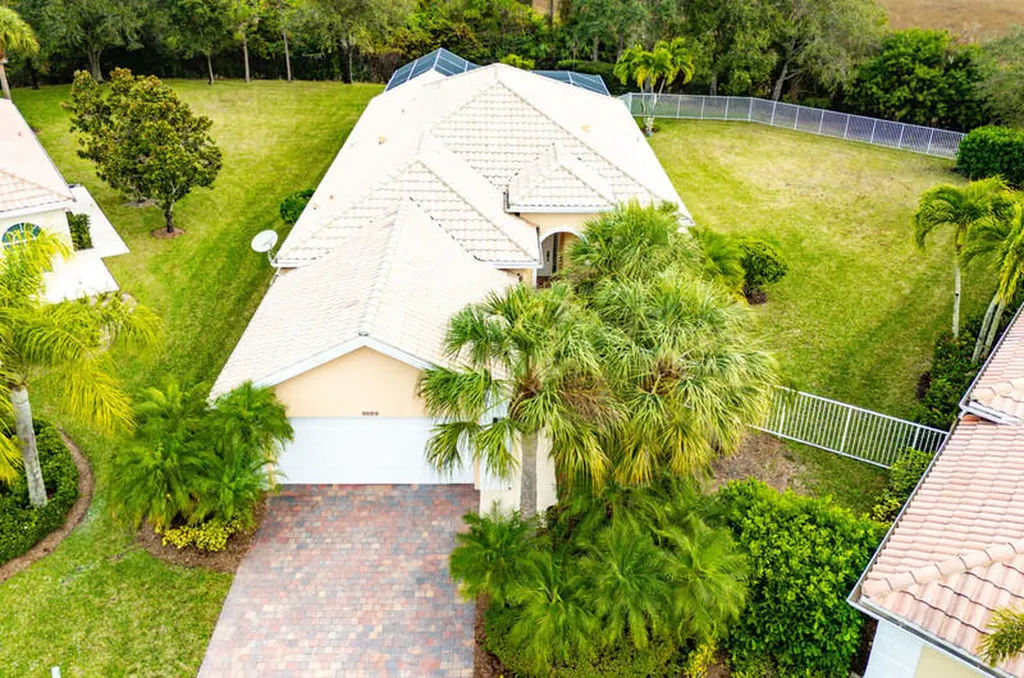 8669 Oldham Way Palm Beach Gardens FL 33412