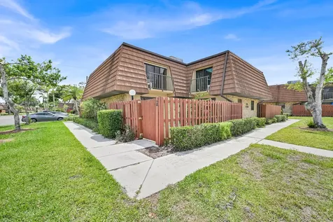 1458 N Lawnwood Circle Fort Pierce FL 34950