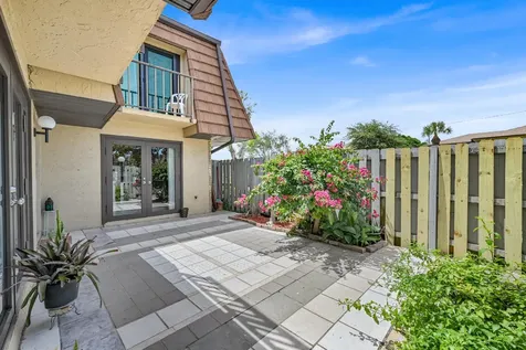 1458 N Lawnwood Circle Fort Pierce FL 34950