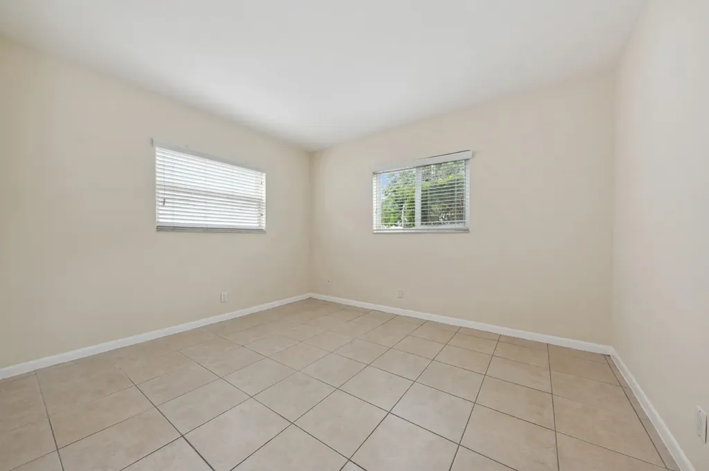 1000 NE 9th Avenue Delray Beach FL 33483