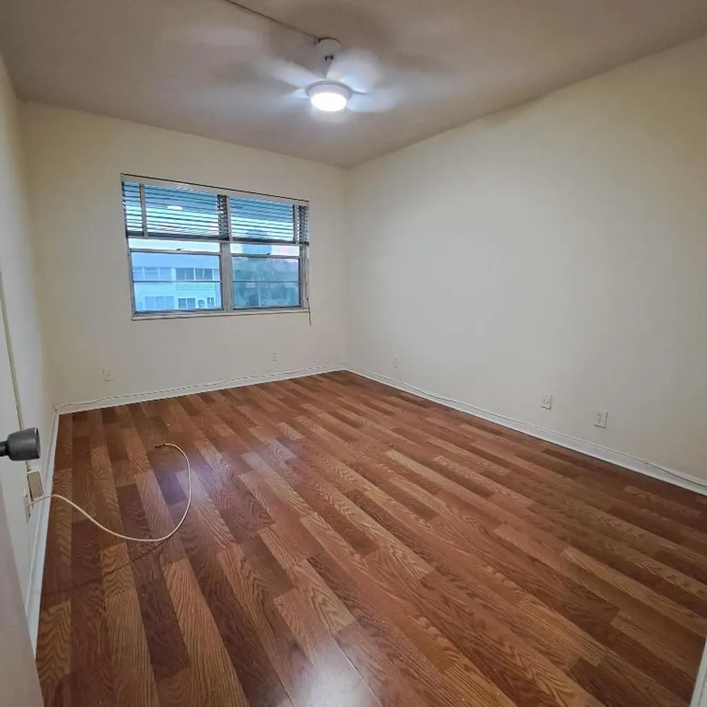 42 Waltham B West Palm Beach FL 33417
