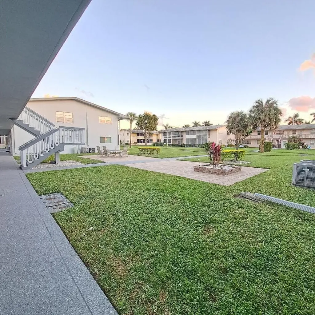 42 Waltham B West Palm Beach FL 33417