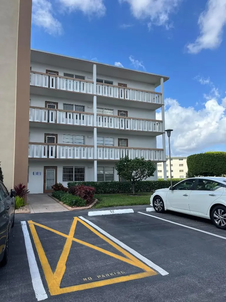 3081 Cornwall E Boca Raton FL 33434