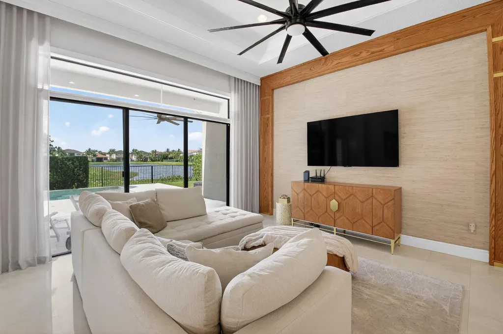 8198 Banpo Bridge Way Delray Beach FL 33446