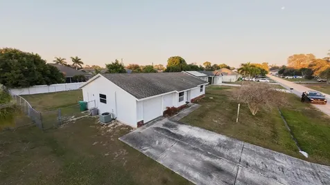 443 SW Meadow Terrace Port St Lucie FL 34984