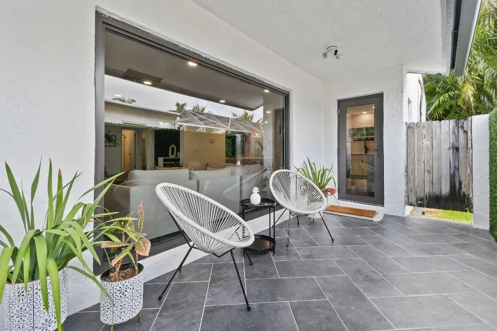 630 NE 15th Place Boynton Beach FL 33435