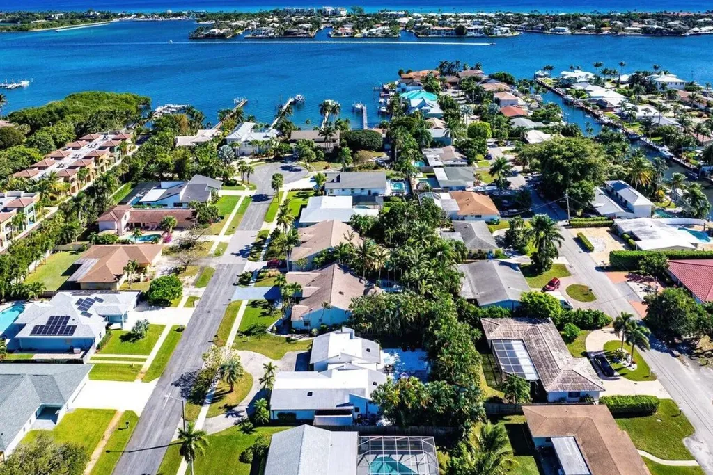 630 NE 15th Place Boynton Beach FL 33435
