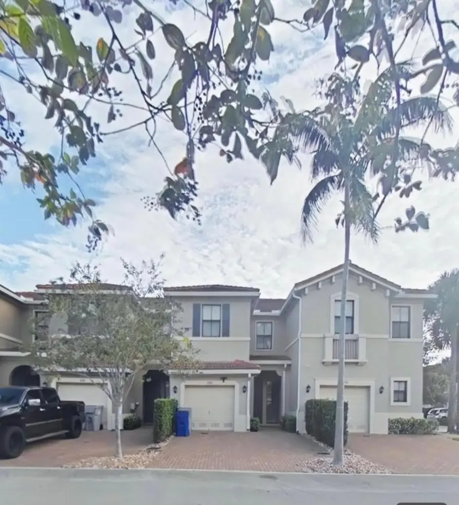 1087 NW 33rd Manor Pompano Beach FL 33064