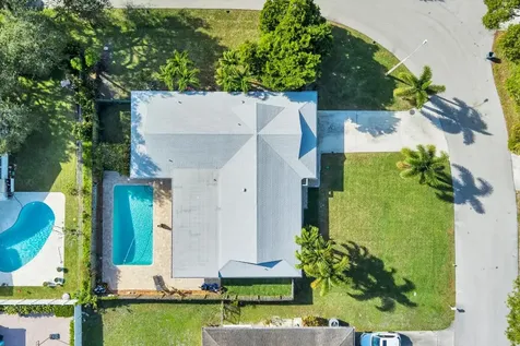 4244 Hyacinth Circle N Palm Beach Gardens FL 33410