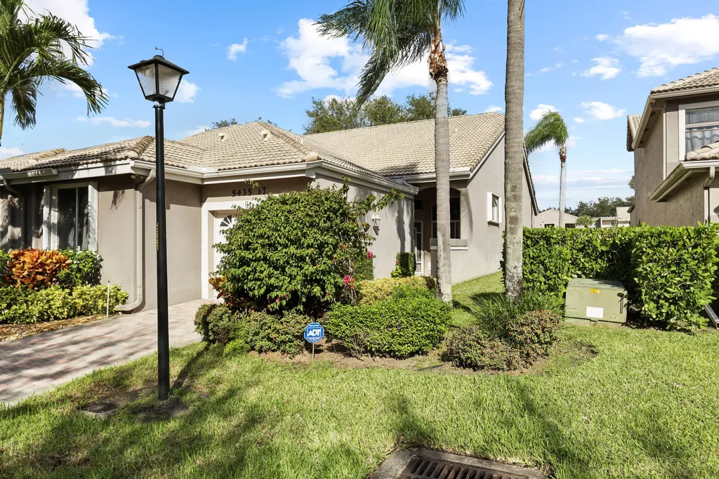 5435 Monterey Circle Delray Beach FL 33484