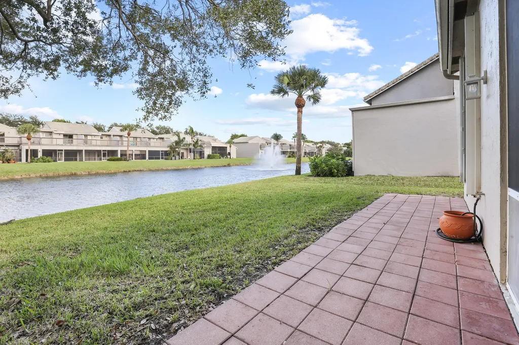 5435 Monterey Circle Delray Beach FL 33484