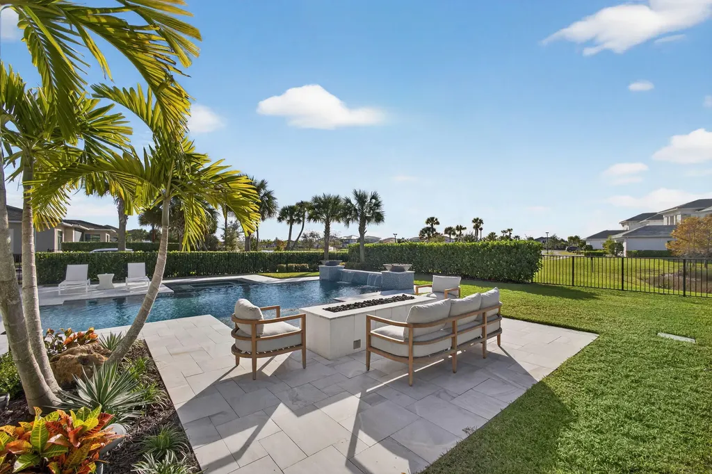 9261 Coral Isle Circle Palm Beach Gardens FL 33412