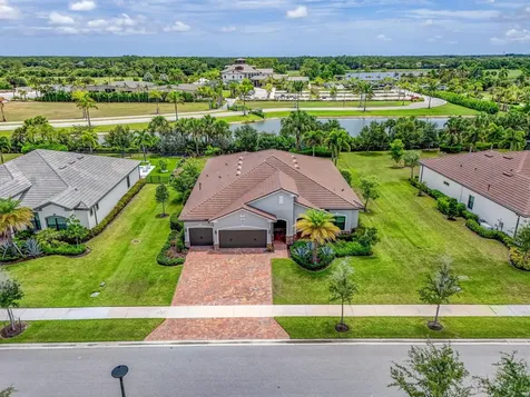 9218 Balsamo Drive Palm Beach Gardens FL 33412