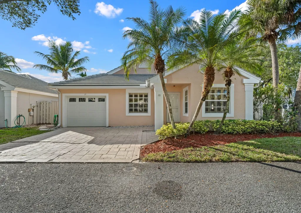 28 Governors Court Palm Beach Gardens FL 33418