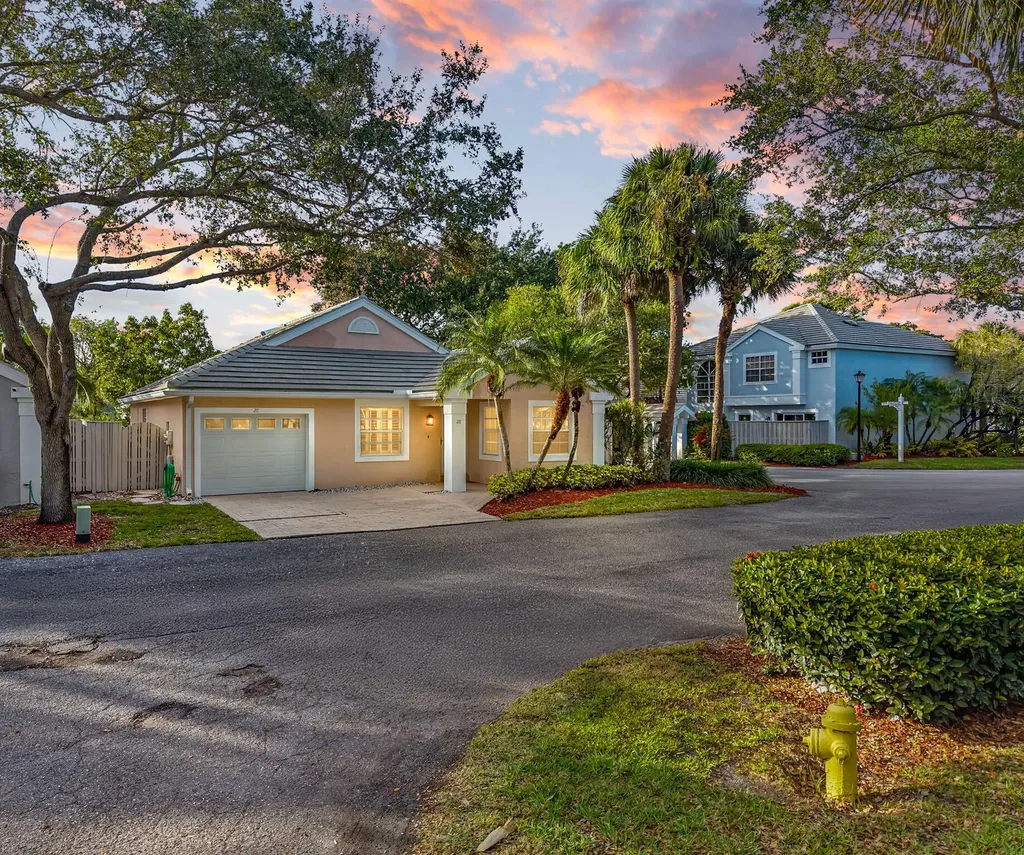 28 Governors Court Palm Beach Gardens FL 33418