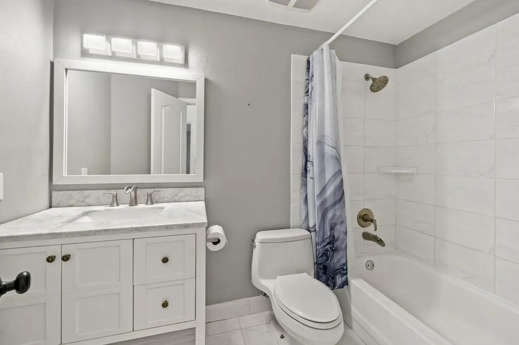 28 Governors Court Palm Beach Gardens FL 33418