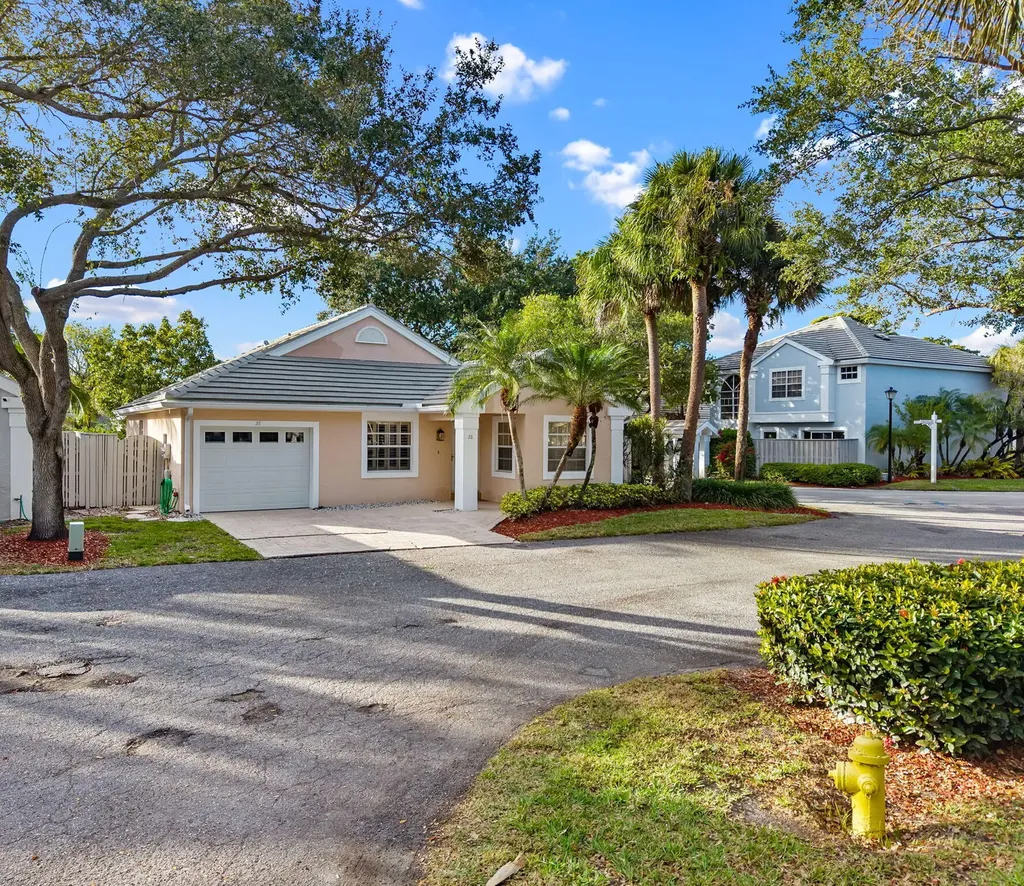 28 Governors Court Palm Beach Gardens FL 33418