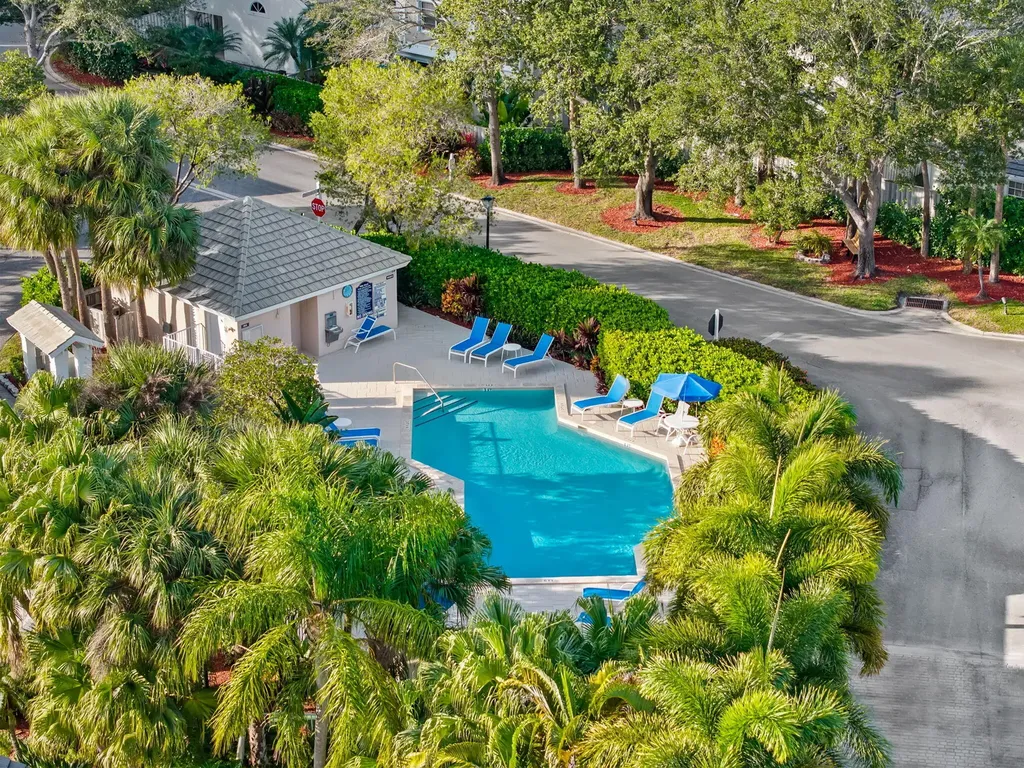 28 Governors Court Palm Beach Gardens FL 33418