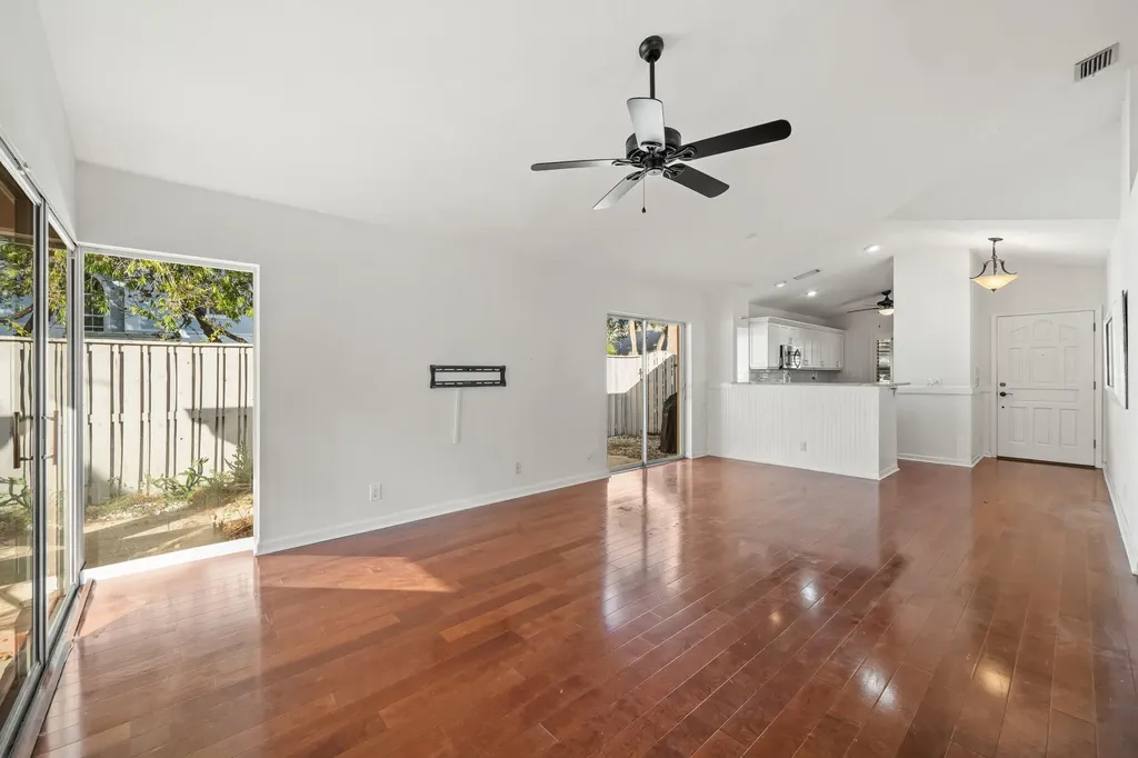 28 Governors Court Palm Beach Gardens FL 33418