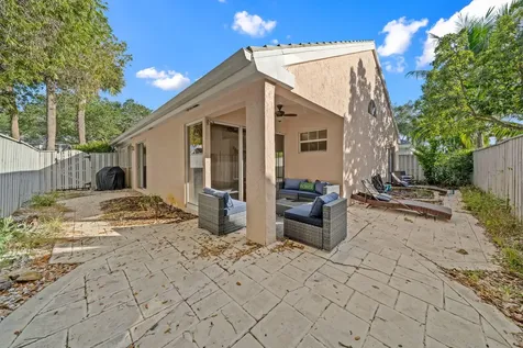 28 Governors Court Palm Beach Gardens FL 33418