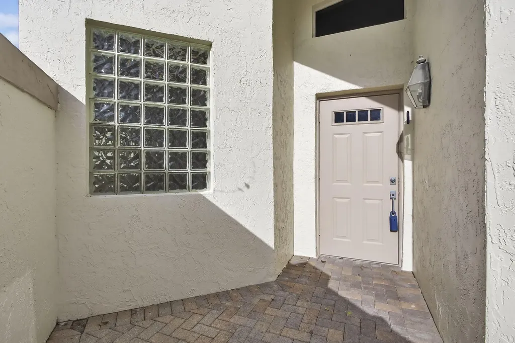 6375 Three Lakes Lane Boynton Beach FL 33437