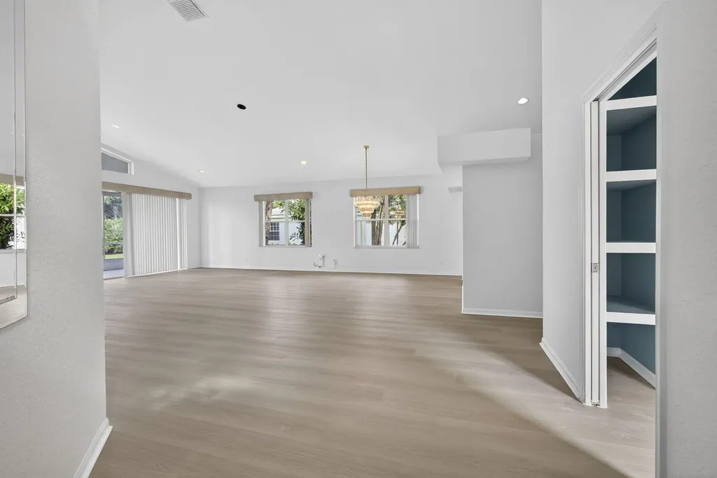 6375 Three Lakes Lane Boynton Beach FL 33437