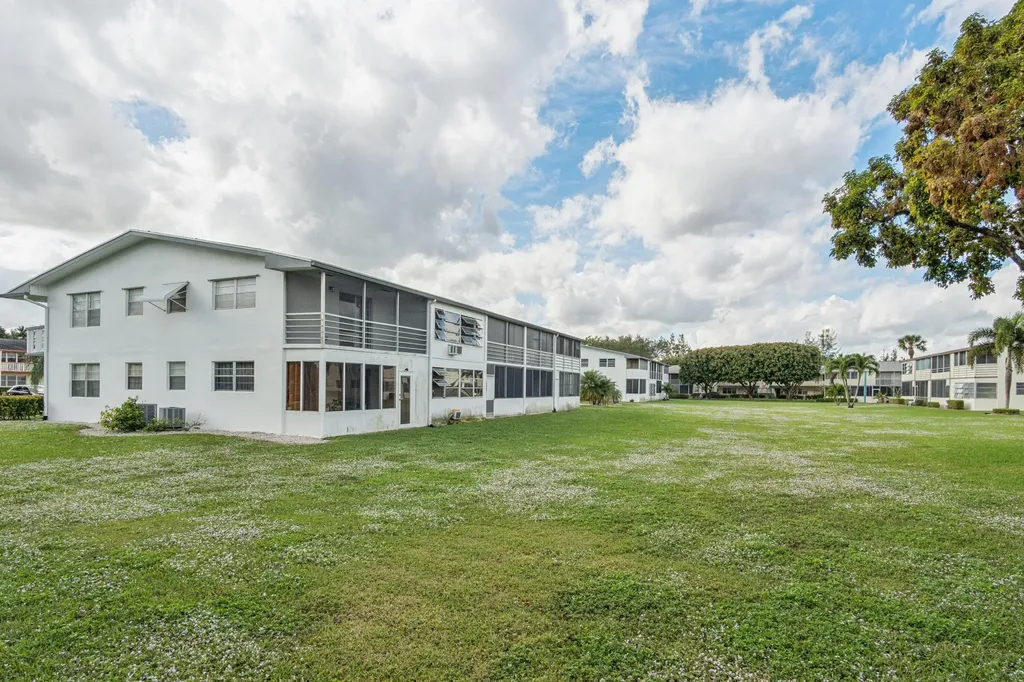 244 Camden J West Palm Beach FL 33417