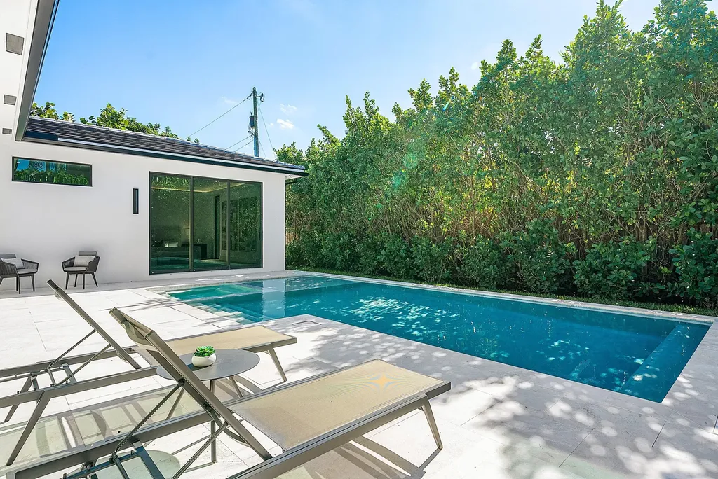 212 NW 18th Street Delray Beach FL 33444